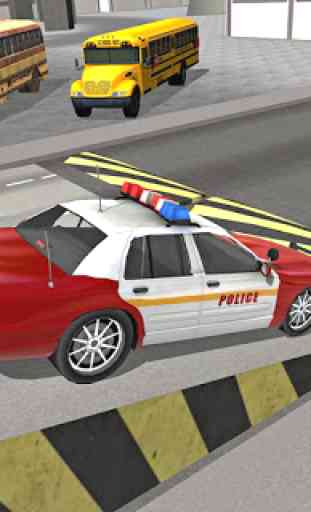 Polizia cittadina che guida il simulatore di auto 4